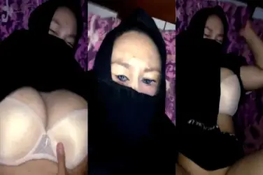 Bokep Indo Tante Tobrut Jilbab Pasrah ML